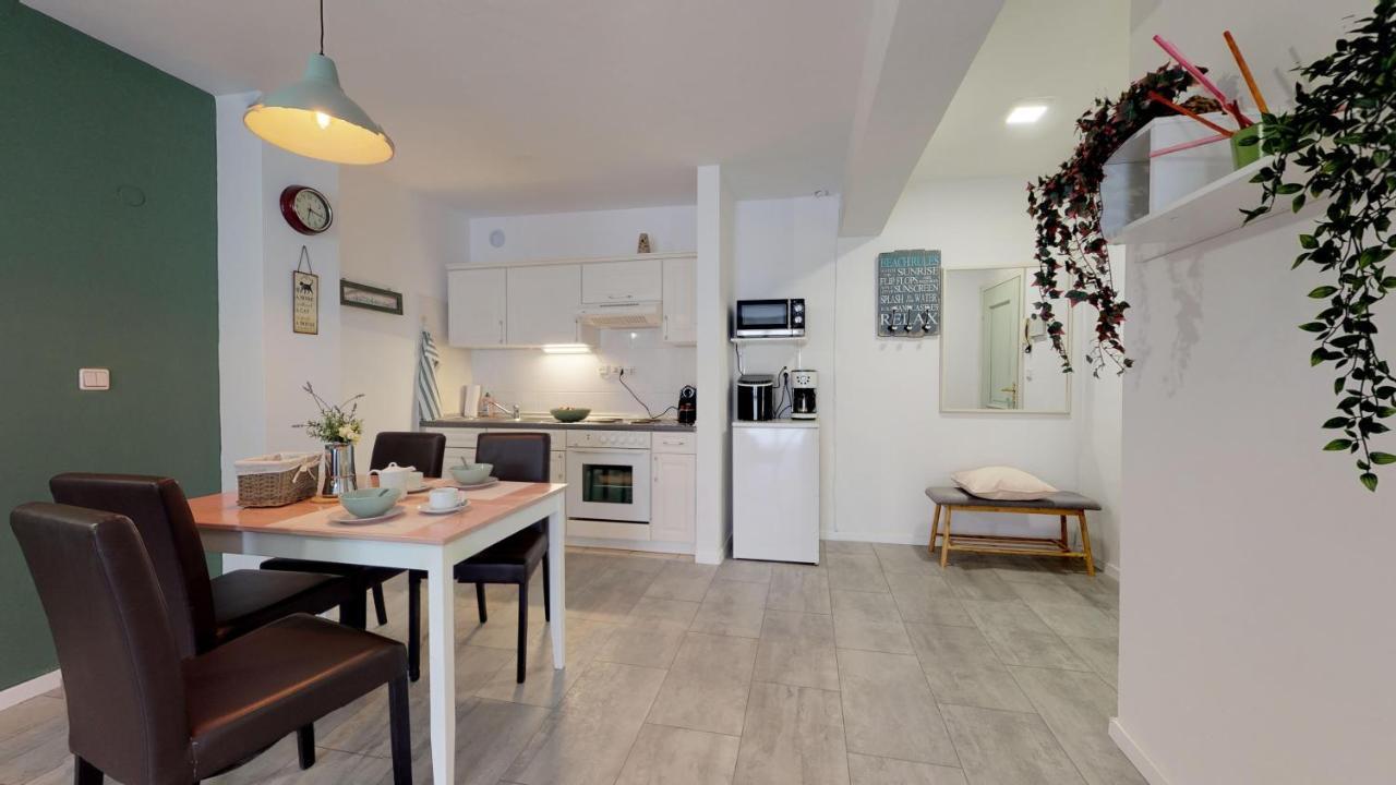 Mirta Deluxe Superior 5 Star Apartment, Your Piece Of Heaven By The Sea & Park, With Sea & Park View Novigrad Istria المظهر الخارجي الصورة