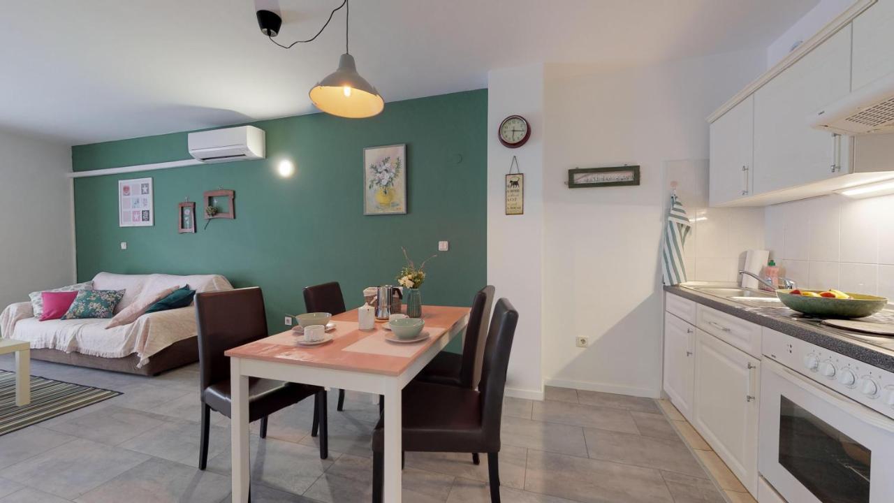 Mirta Deluxe Superior 5 Star Apartment, Your Piece Of Heaven By The Sea & Park, With Sea & Park View Novigrad Istria المظهر الخارجي الصورة