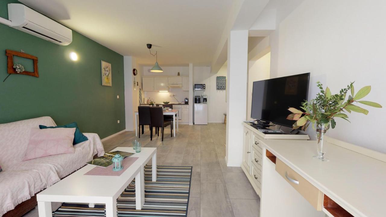 Mirta Deluxe Superior 5 Star Apartment, Your Piece Of Heaven By The Sea & Park, With Sea & Park View Novigrad Istria المظهر الخارجي الصورة